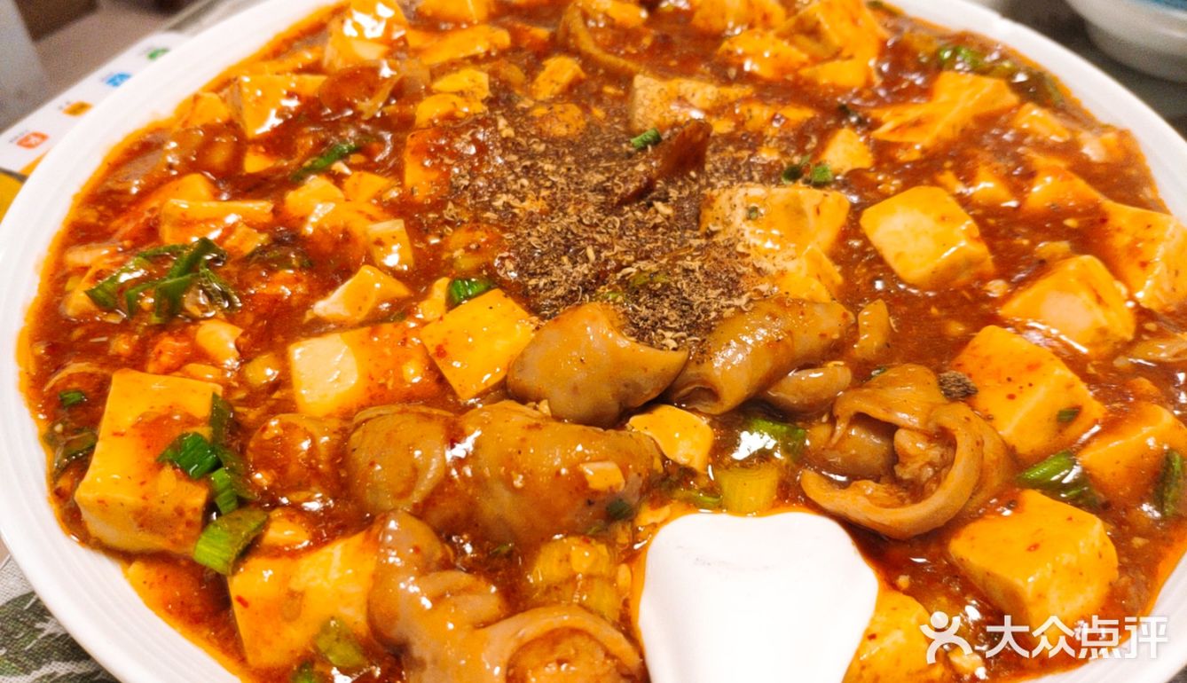 无法描述的味道。麻婆豆腐加肥肠还不错