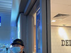 -麦当劳(上海虹桥站30B检票口楼上)