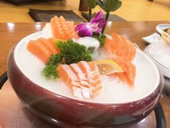 -青瓦餐厅·生鱼片·韩园烤肉(西塔店)