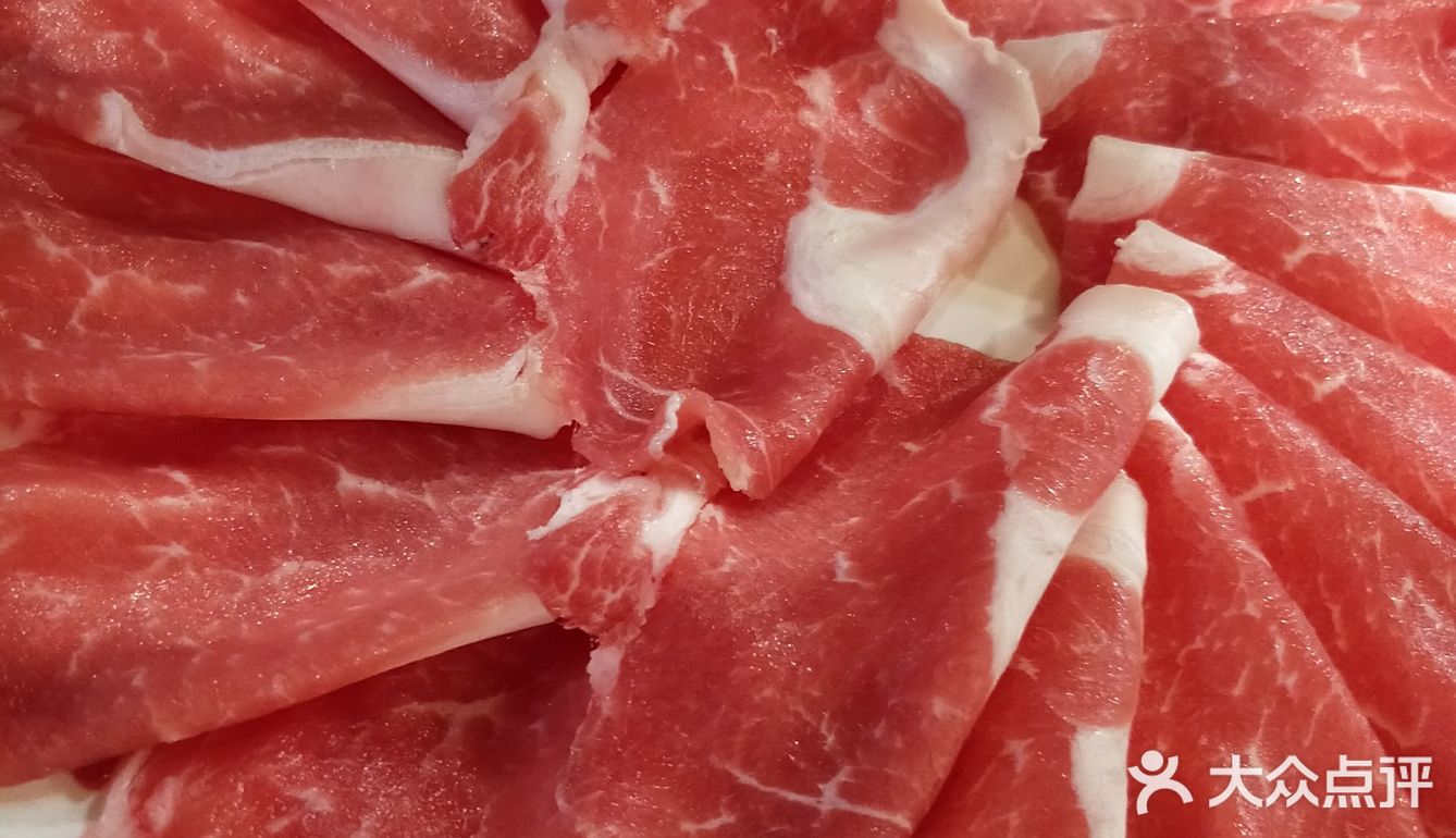 鲜鸭血和腊肠很好吃，那个胶原牛肉很有特点