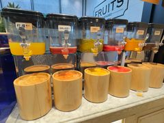 -川骄海鲜自助(王府井奥莱UP TOWN店原世界之花店)