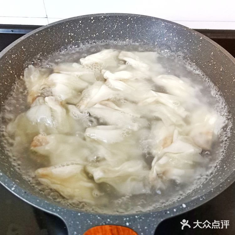 简单快速营养早餐，辣油鲜虾馄饨❗