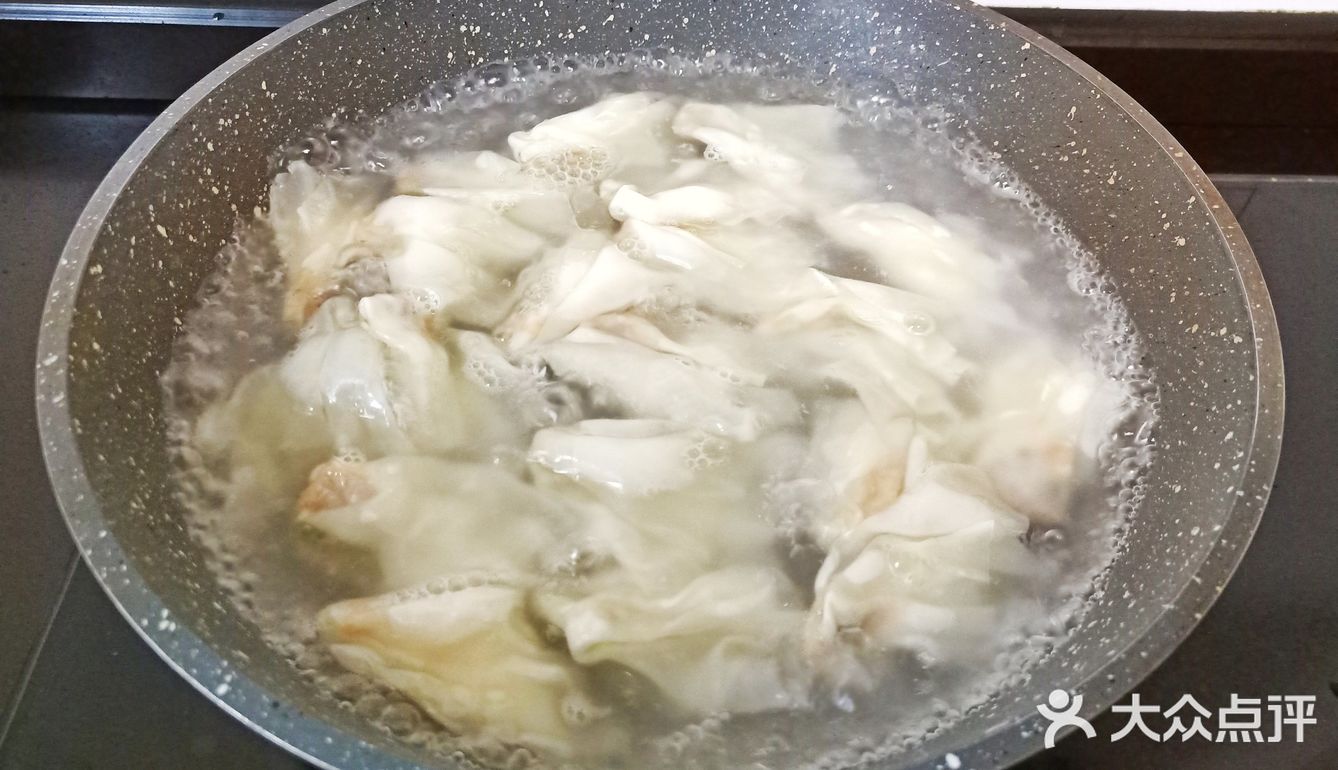 简单快速营养早餐，辣油鲜虾馄饨❗