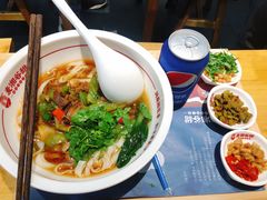 -呷佬·长沙手工米粉(金沙江路店)