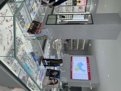 -光明眼镜·蔡司授权(徐泾店)
