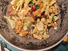 干锅花菜-呷湘厨·家宴·鱼汤捞饭(津南店)