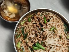 -正宗杨记普洱酸醋米线(总店)