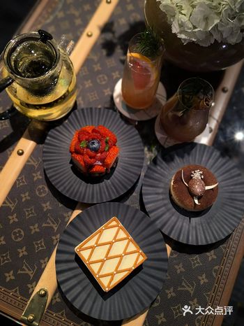 张园LV Club限时空间 x 潮一不贰定制甜品