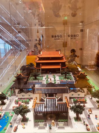 自从去年买了乐高老友记系列后就爱上乐高了