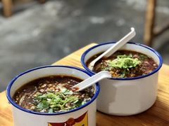 金牌杂酱酸辣粉-胖胖板凳面