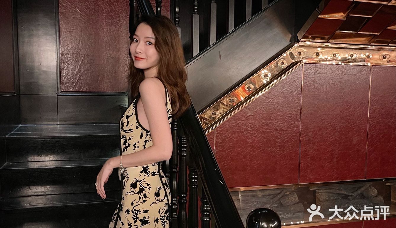 穿上国风旗袍，在百年洋楼品尝极致美食盛宴