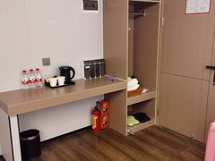 -雅宜酒店(广州黄埔大沙东地铁站店)