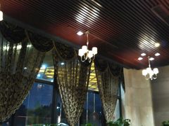 -戈尔登酒店·满堂彩咖啡厅