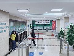 -上海大学附属上海和平眼科医院