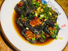 长沙油炸臭豆腐-三湘四水湖南特色餐厅(颐景公寓店)