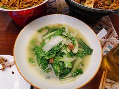 -川流不息·地道川菜·小龙虾(松东路店)