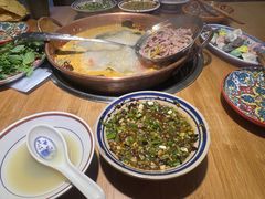 -洱火云南酸菜牛肉火锅(石景山当代商城店)