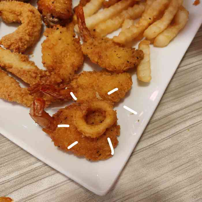 必胜客的薯角批萨非常的美味,一个人吃完一个哦,下次要带朋友来