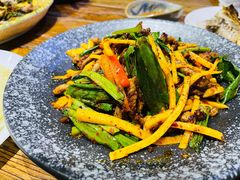 酸笋炒牛肉-云上千禾(水上店)