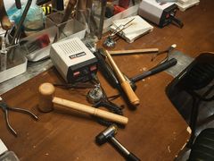 -十八字金·银饰·拼豆·开蚌DIY(魏公芳华里店)