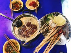 -马路边边串串香(苗栗路店)