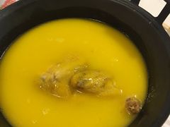 -鲜入围煮花胶鸡海鲜火锅