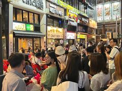 -BHC炸鸡(明洞总店)