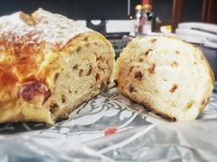 招牌三角芝士面包-Juicy Bakery(大学路店)