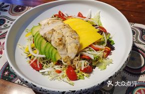 Low-Temperature Chicken Avocado Salad