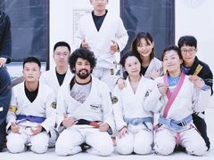 场馆-菠萝格斗巴西柔术训练馆