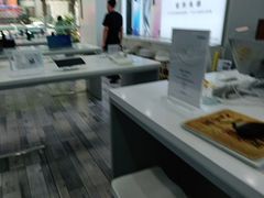 -荣耀授权专卖店(黄浦浙江中路店)