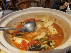 -帅巴人舅母子腊蹄民俗村