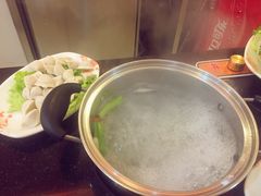 -呷哺呷哺(世贸.工三店)
