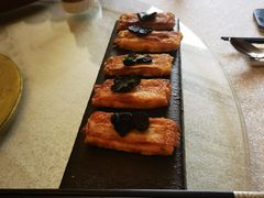 黑松露锅贴乳饼-云腾食府·云南菜