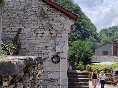 -高荡千年布依古寨旅游景区