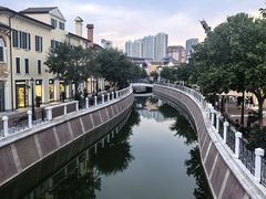 -Longchamp(佛罗伦萨小镇奥特莱斯店)