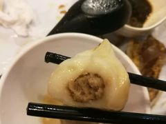 鱼蛋皮小笼包-鲜入围煮花胶鸡海鲜火锅