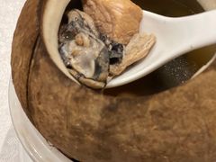 椰子炖竹丝鸡-香山家宴