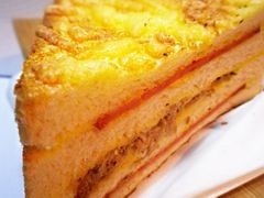 鲔鱼总汇三文治-BreadTalk面包新语·烘焙蛋糕(海珠丽影广场店)