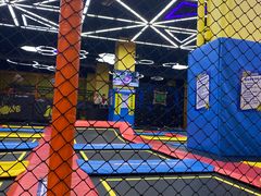 -爱蹦iBOON蹦床运动馆(江汉店)