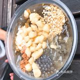这家冰粉味道还不错，红豆醪糟我的最爱！