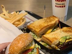 -The Habit Burger Grill 哈比特汉堡(复兴soho店)