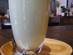 鲜榨牛油果香蕉-MIKAKU(万达广场上海宝山店)