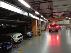 -上海喜玛拉雅酒店-停车场