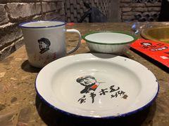 -沪小二炭火蛙锅(淮海中路美食不夜城店)