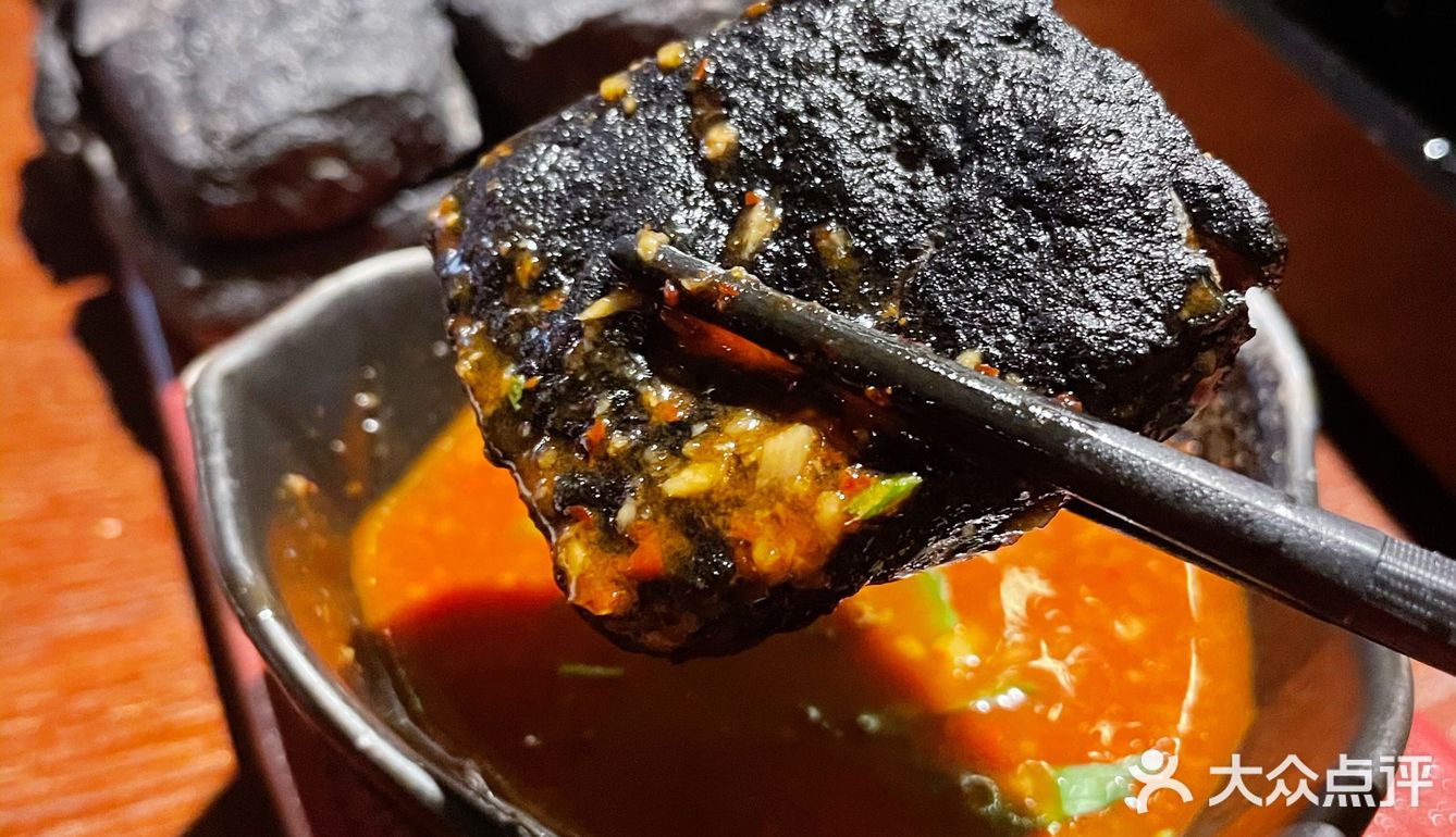 深圳最文艺的湘菜馆！和王家卫一起吃臭豆腐[吐]