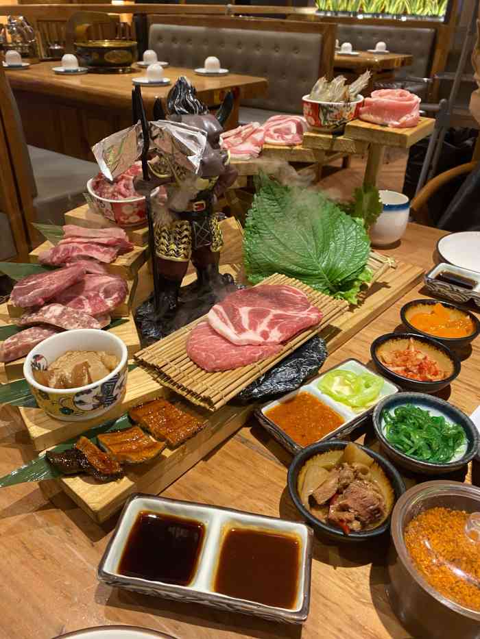 釜田家黑牛果木烤肉(迎宾路店)-"[薄荷]环境:首先要说的就是环境,选择