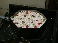 豆沙馅梅花糕-瞻园面馆鸭血粉丝汤(老门东店)