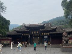 -峨眉山报国寺