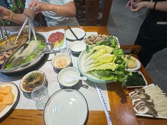 -乡土黄·鲜牛肉火锅·小龙虾(兴业街店)